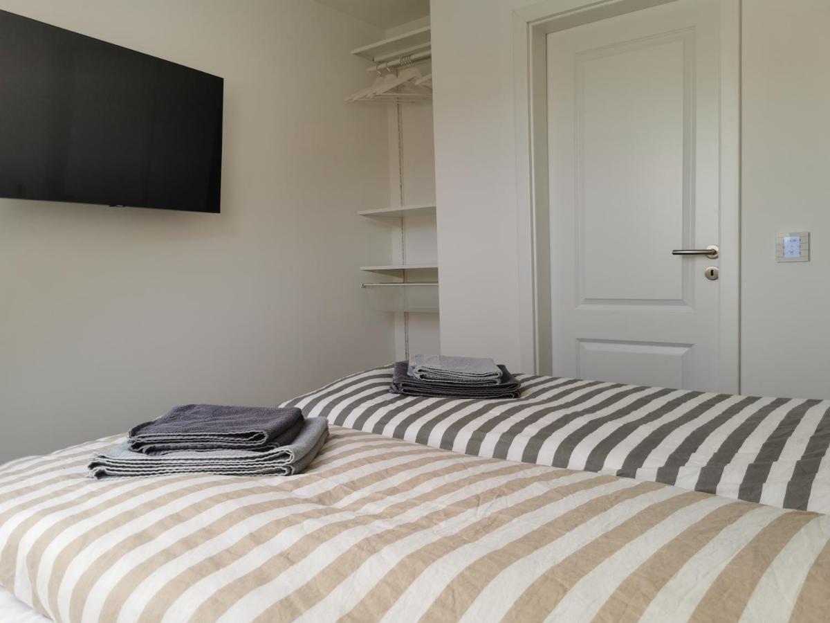 Moderne Wohnung Mit Privatpool بوسم المظهر الخارجي الصورة